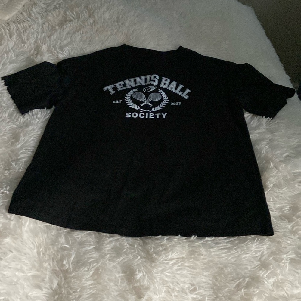 Women’s oversized SHEIN graphic tee!!